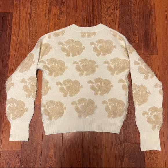 Mystree fuzzy floral button-down cardigan - Picture 6 of 7